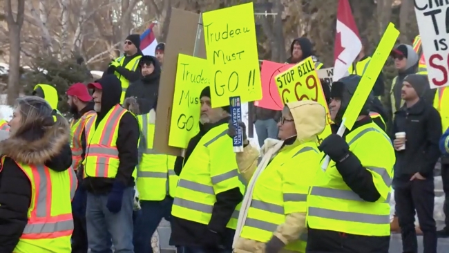 "Sarı yelekliler" protestosu Kanada'ya da sıçradı
